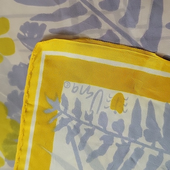 Vintage Vera Scarf - Picture 4 of 8